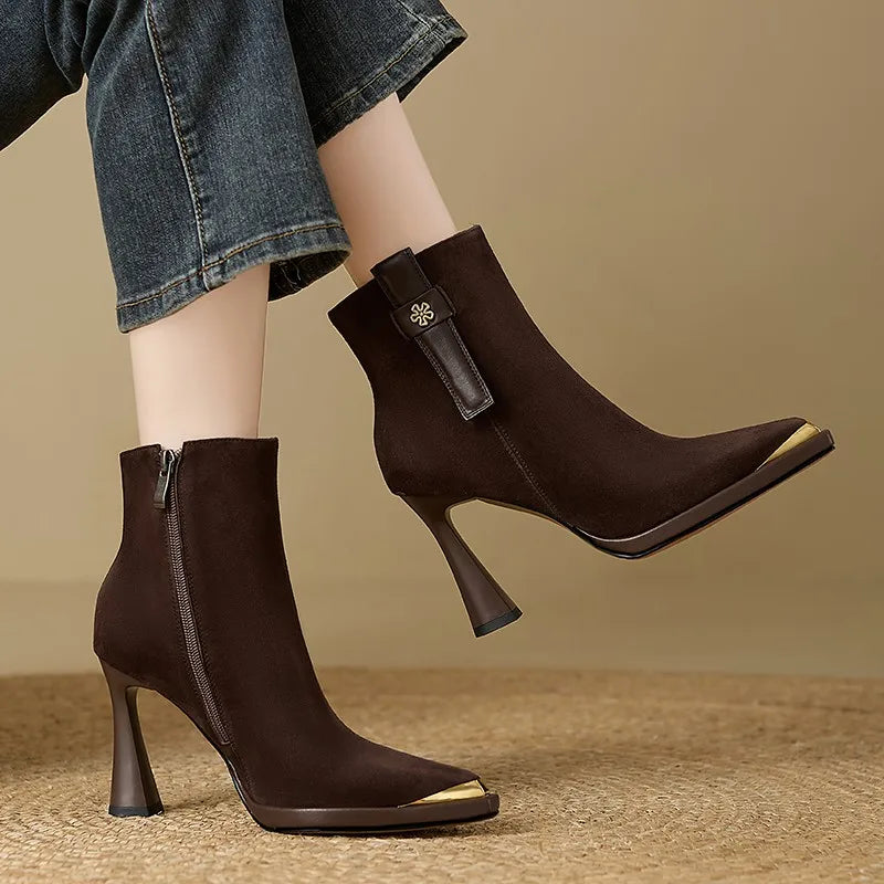 VALDORA ANKLE BOOTS