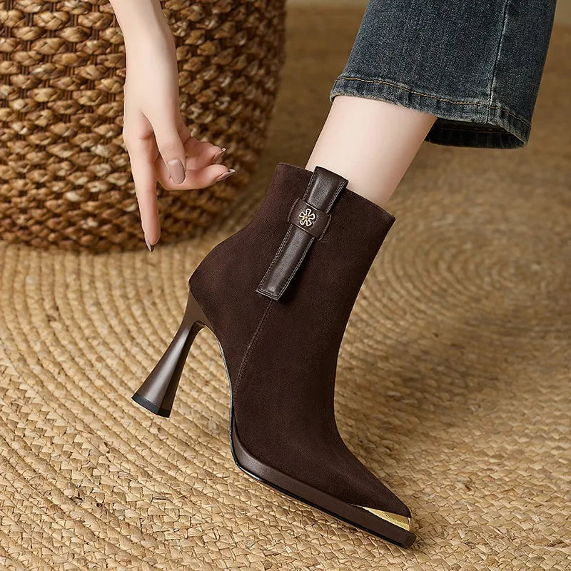 VALDORA ANKLE BOOTS