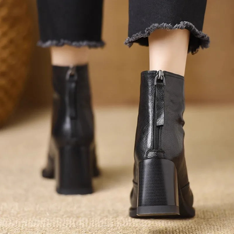 VELLORA ANKLE BOOTS