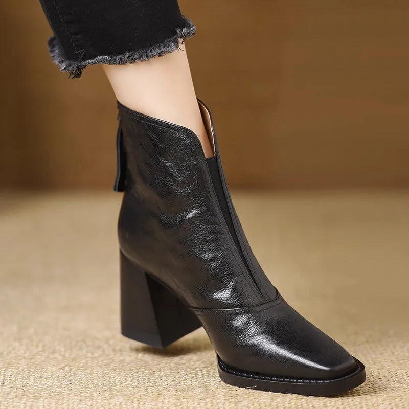 VELLORA ANKLE BOOTS